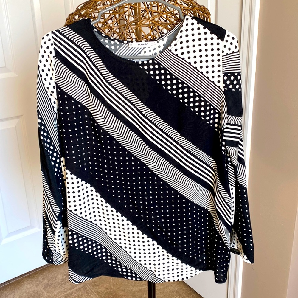Mango Casual blouse size small long sleeve